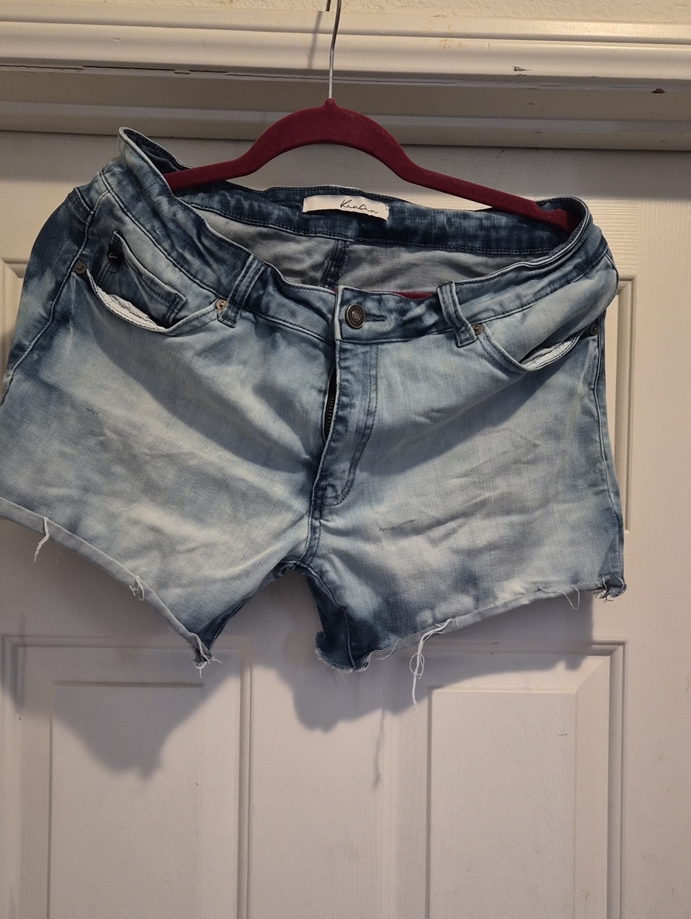 KanCan Light Wash Frayed Hem Denim Shorts